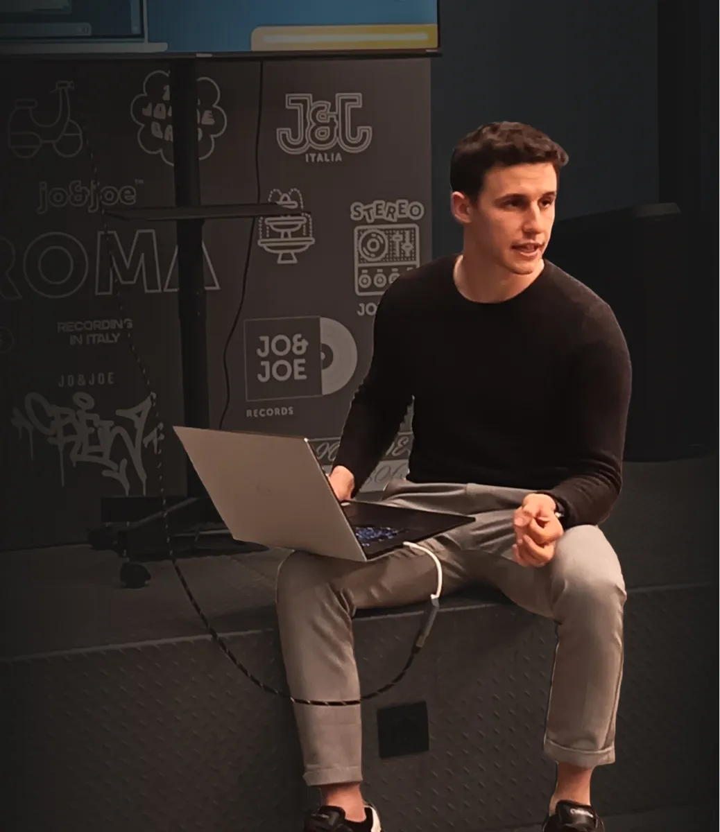 Il founder di Mindelve durante un intervento pubblico